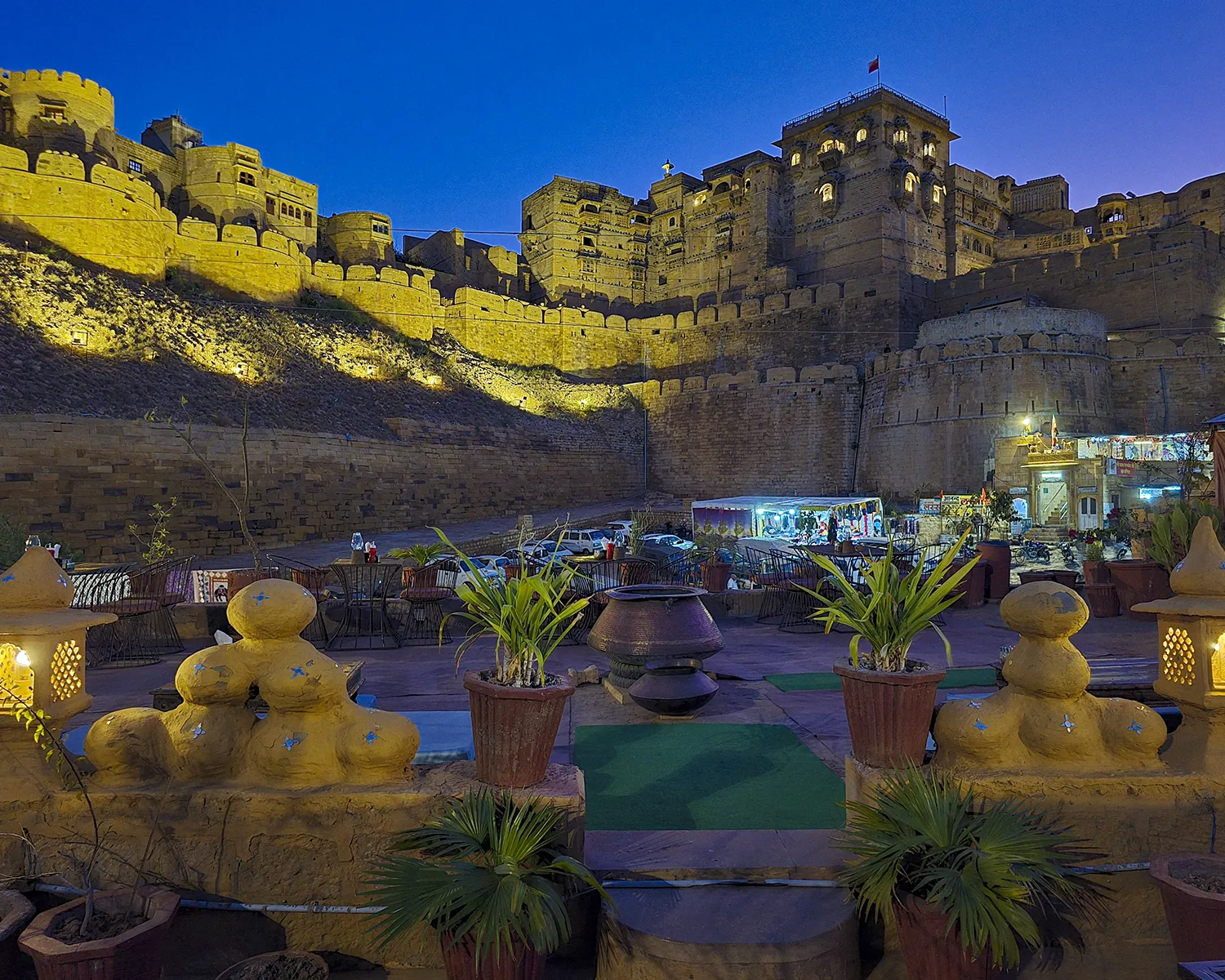 jaisal-italy-cafe-night-view-jaisalmer.jpg
